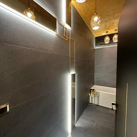 Darkhouse Flaviker * Łódź