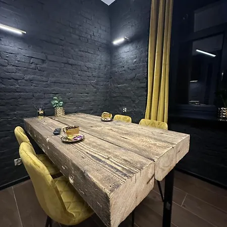 Darkhouse Flaviker Апартаменти *